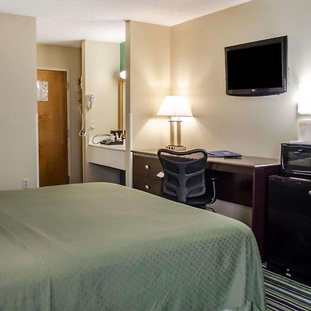 Quality Inn & Suites Medina - Akron West Екстер'єр фото