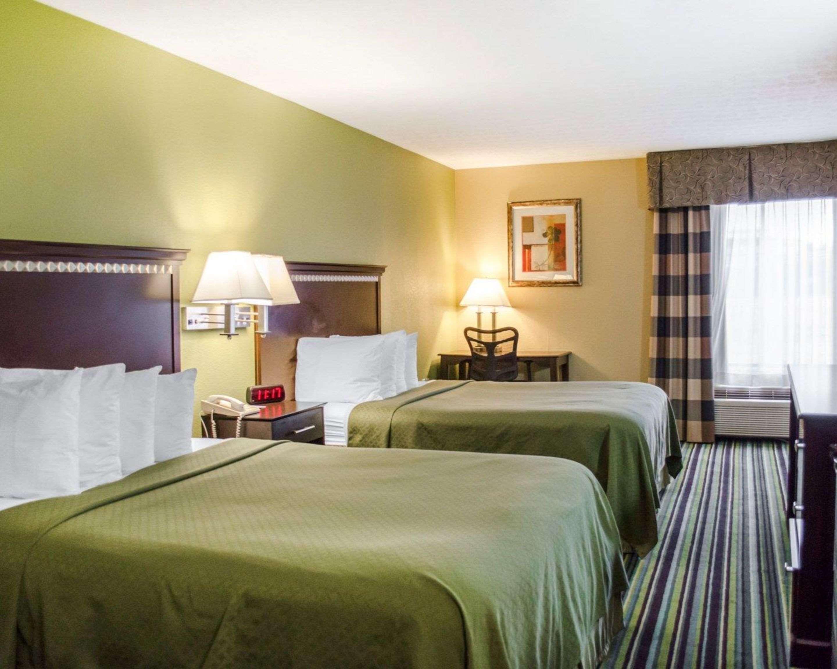 Quality Inn & Suites Medina - Akron West Екстер'єр фото