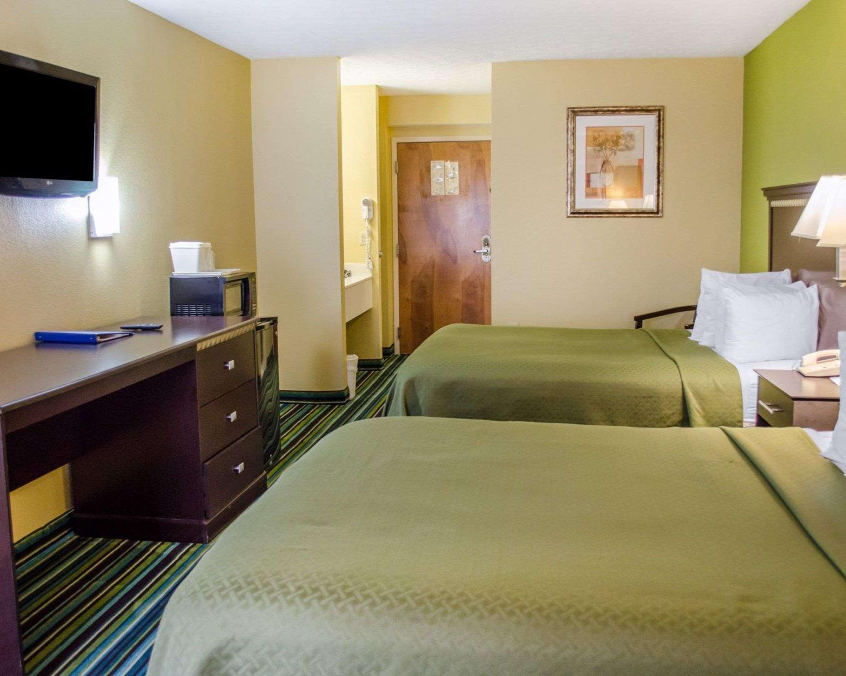 Quality Inn & Suites Medina - Akron West Екстер'єр фото
