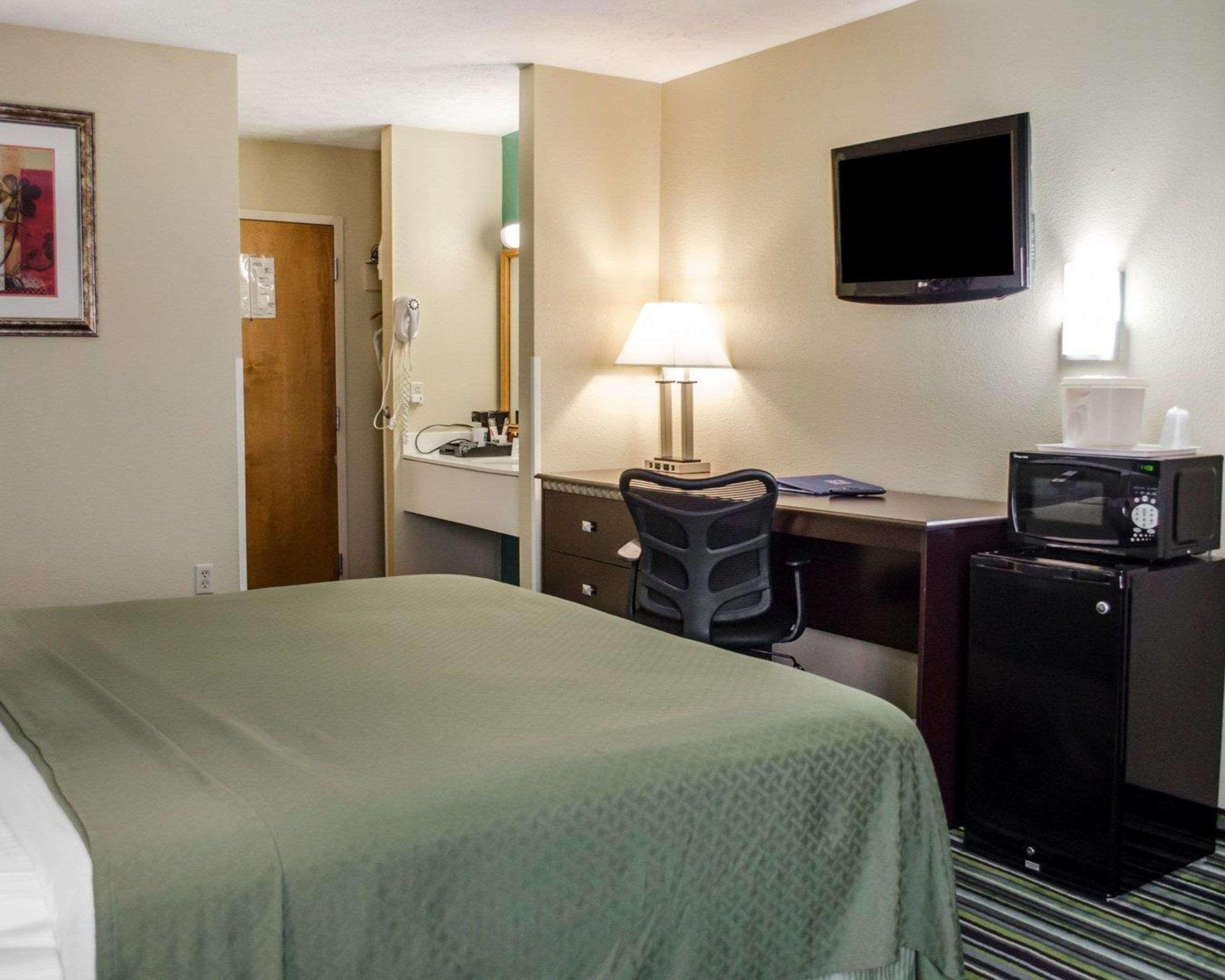 Quality Inn & Suites Medina - Akron West Екстер'єр фото