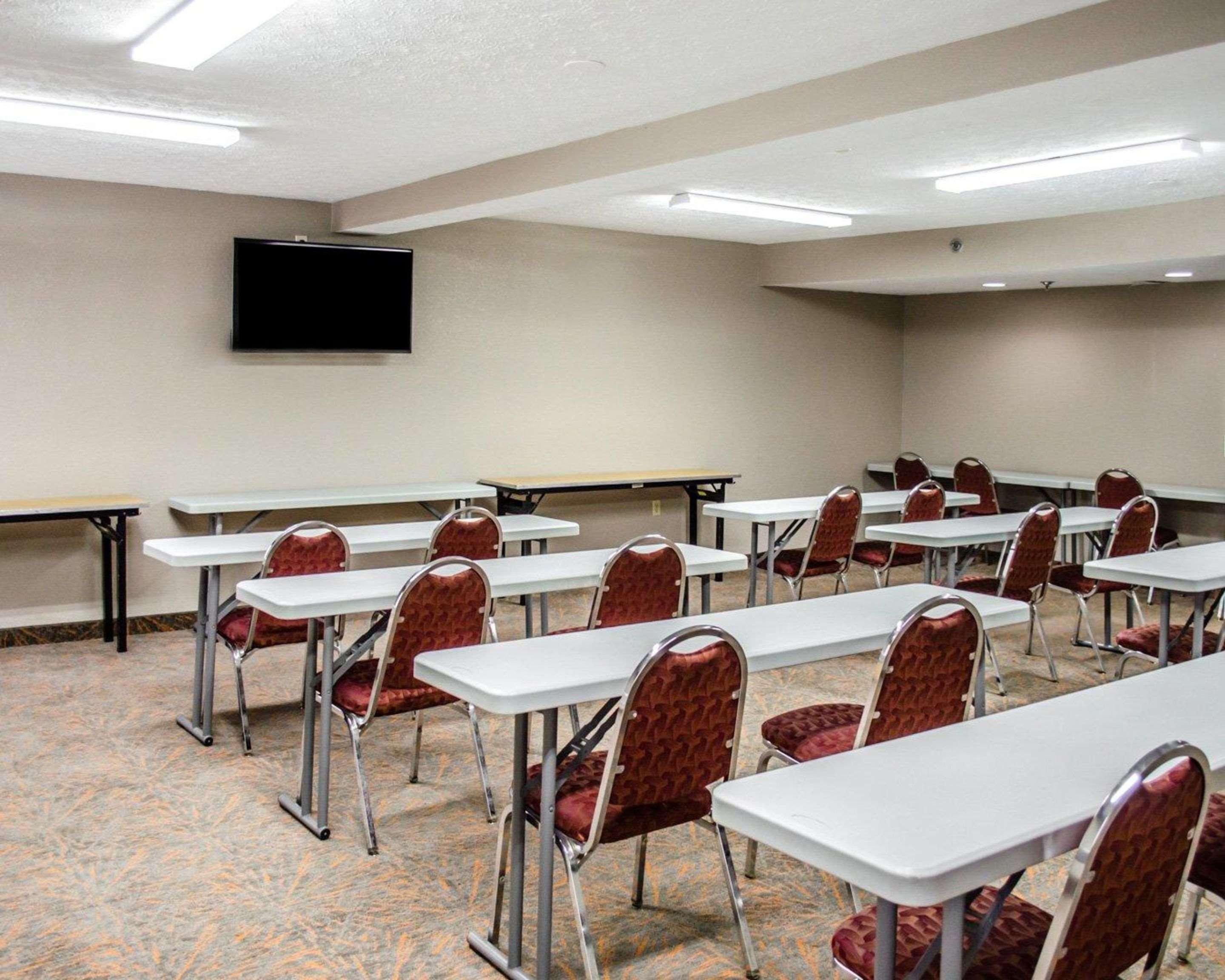 Quality Inn & Suites Medina - Akron West Екстер'єр фото