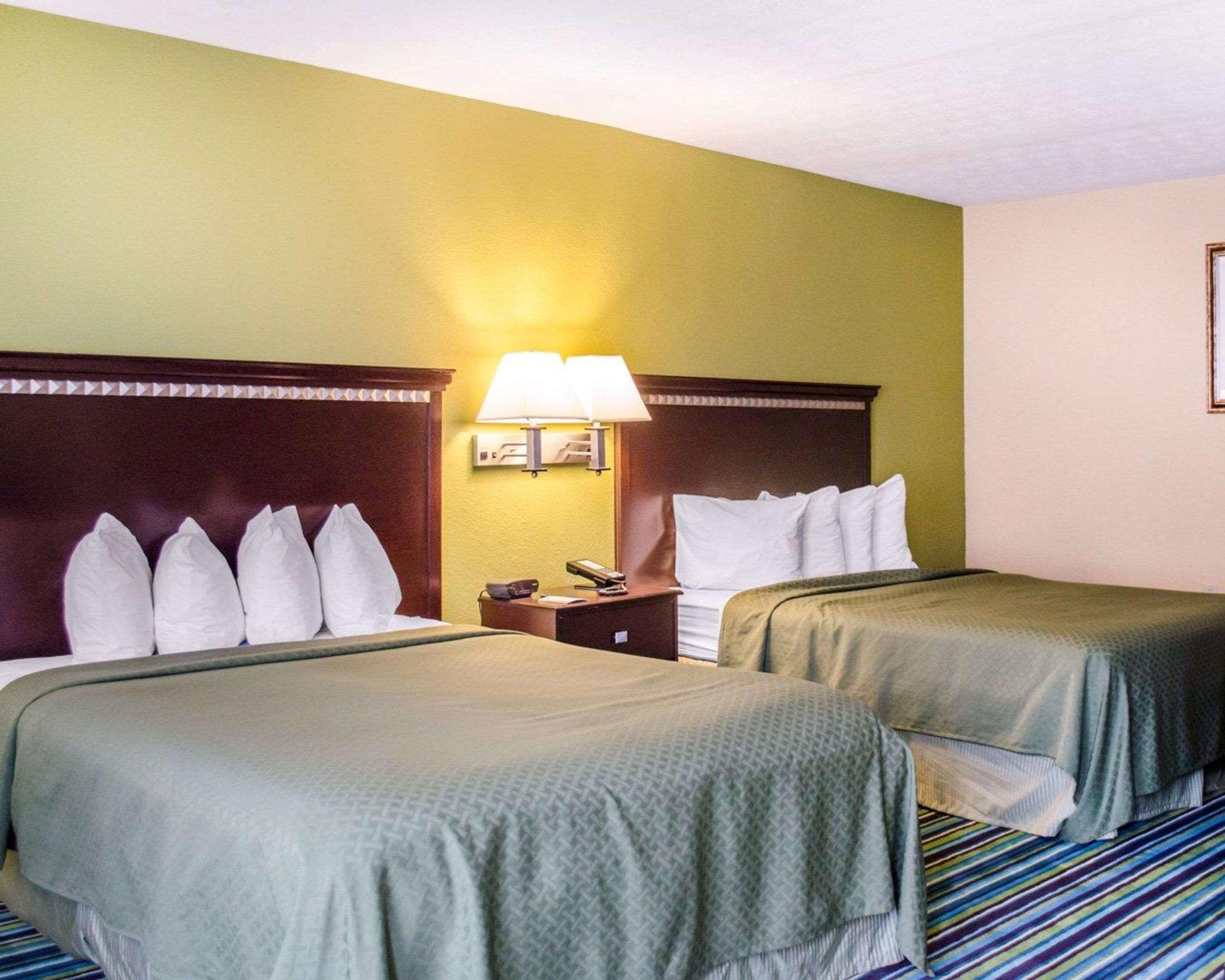 Quality Inn & Suites Medina - Akron West Екстер'єр фото