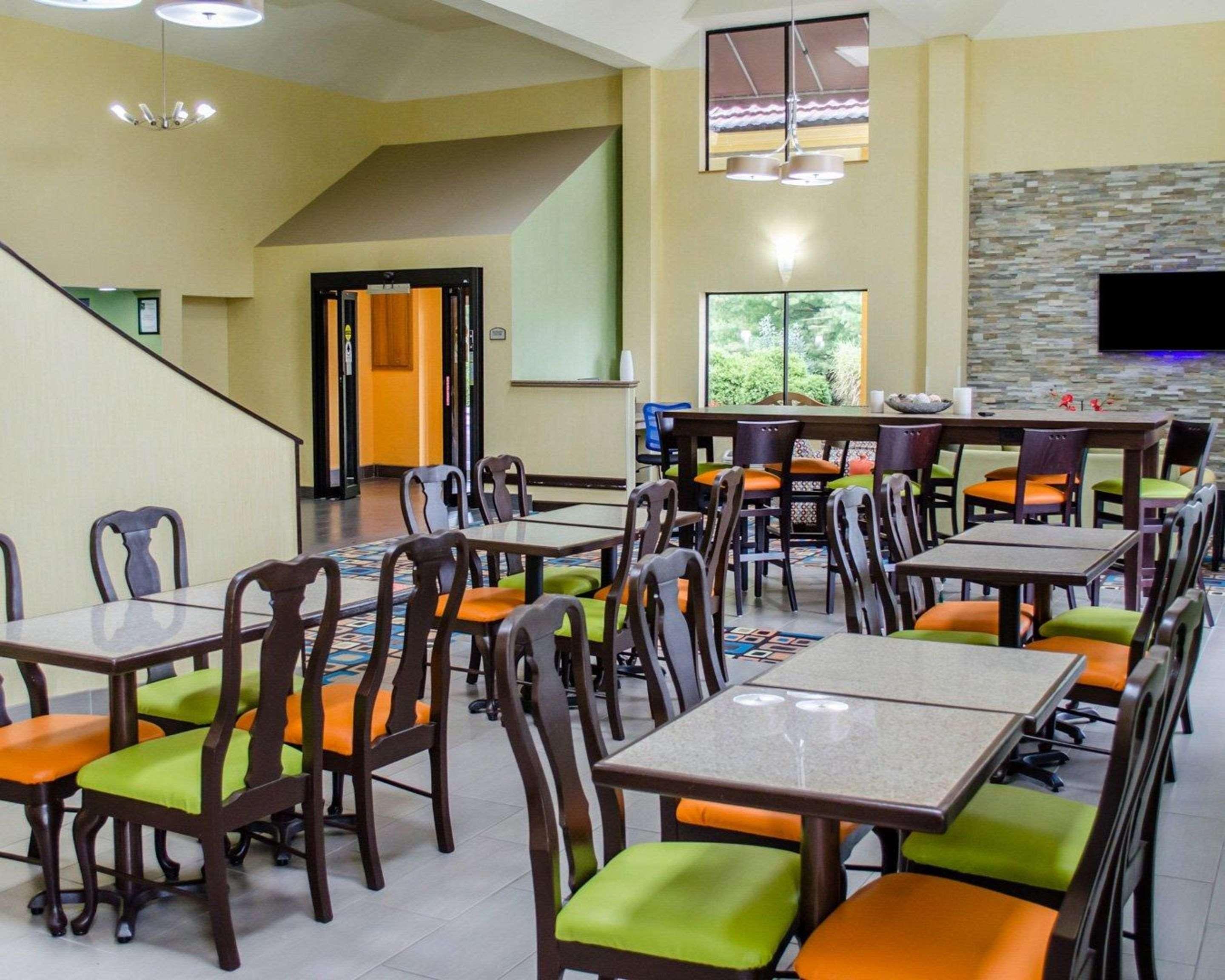 Quality Inn & Suites Medina - Akron West Екстер'єр фото