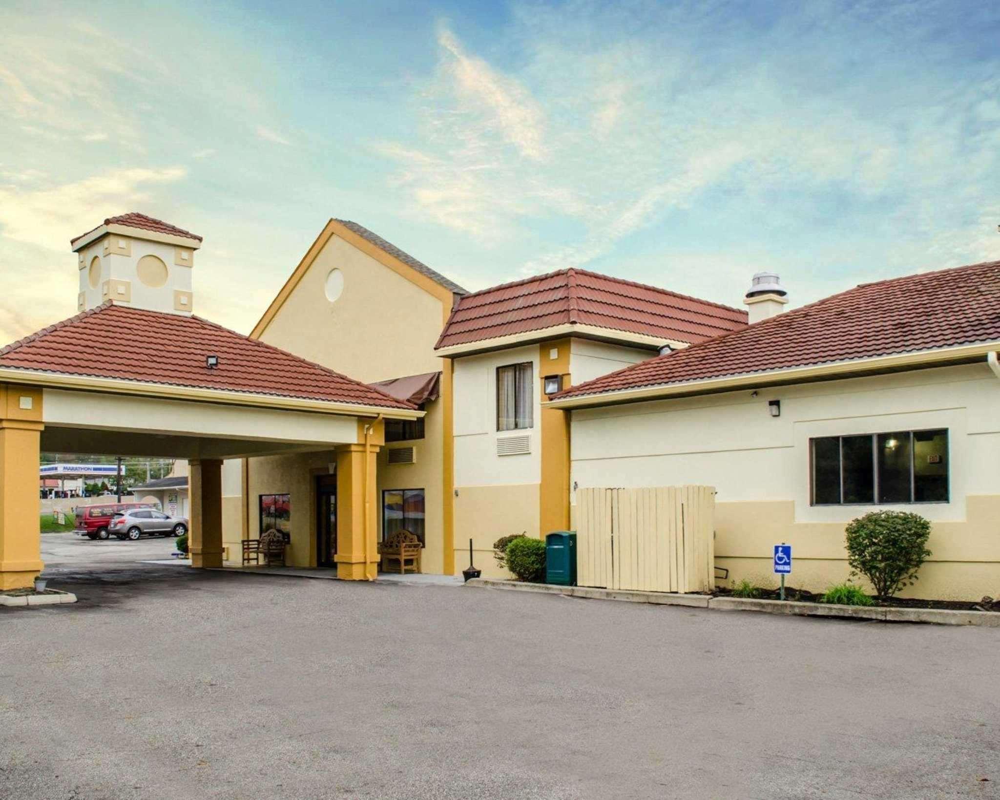 Quality Inn & Suites Medina - Akron West Екстер'єр фото