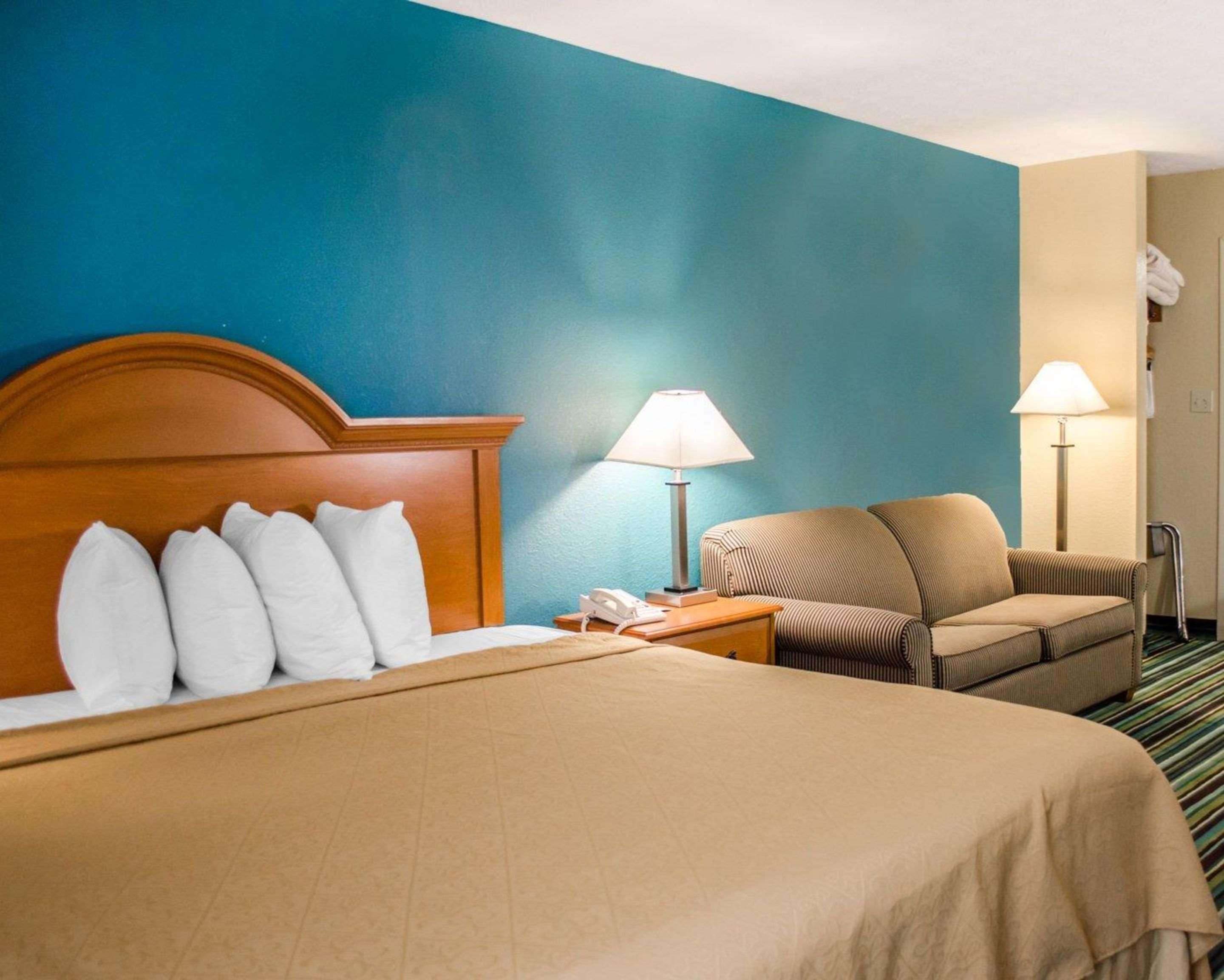 Quality Inn & Suites Medina - Akron West Екстер'єр фото