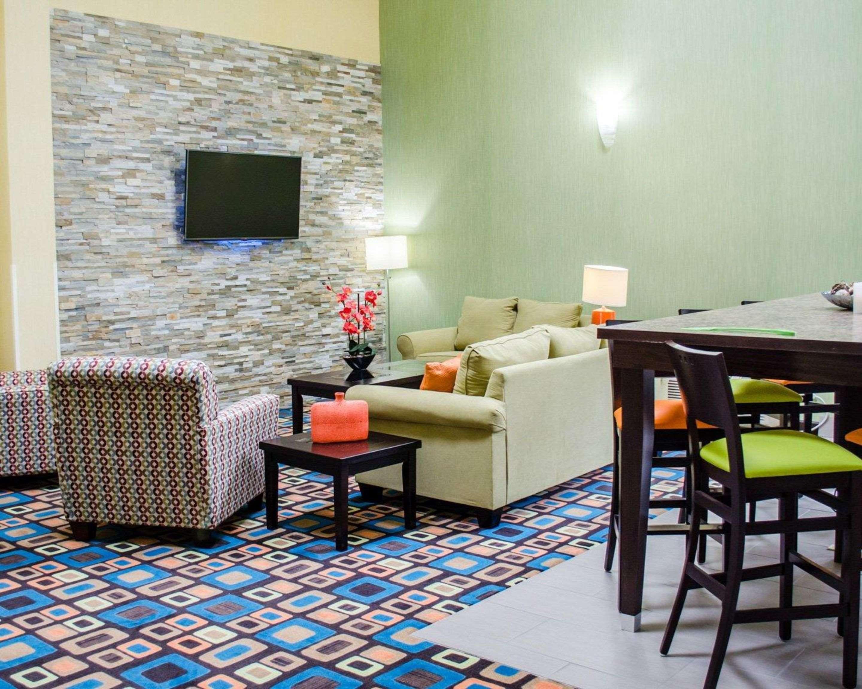 Quality Inn & Suites Medina - Akron West Екстер'єр фото